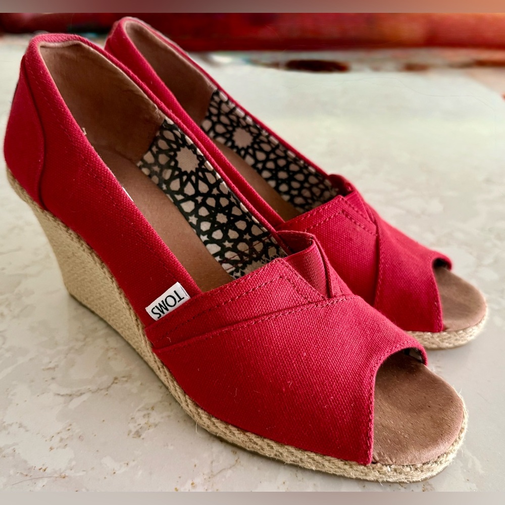 Red Open-Toe Wedge Shoes, TOMS, Women’s Size 9W